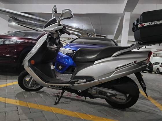 SUZUKI BURGMAN i SUZUKI BURGMAN i